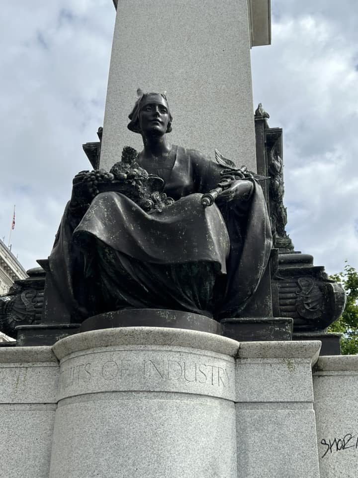 Memorial of Sir Alfred Lewis Jones, Liverpool - 05.jpg